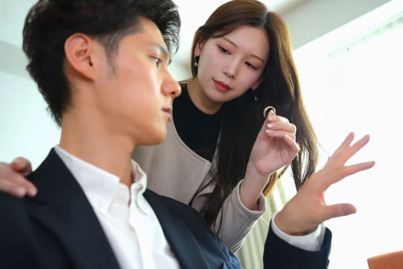 Bà xã đi đi chơi, ông xã ở nhà bị nhỏ em cô vợ gạ quan hệ không trượt phát nào